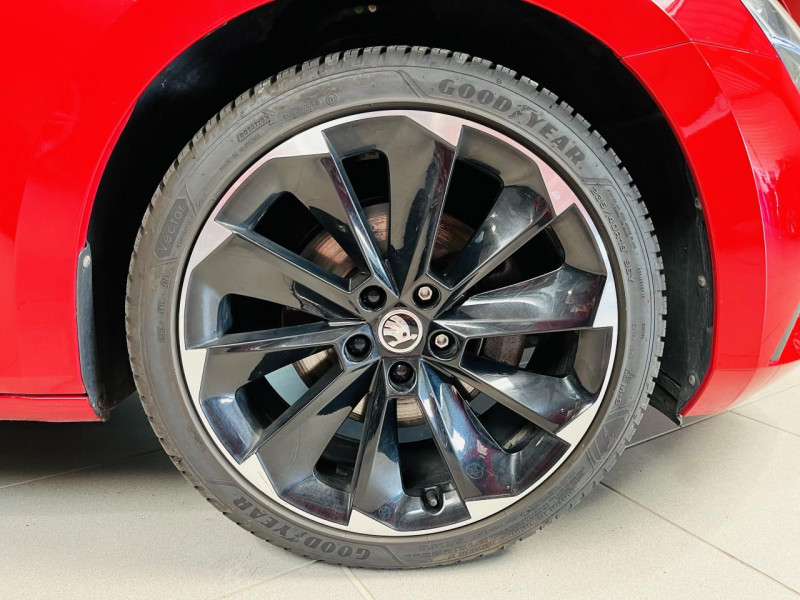 Photo 28 de l'offre de SKODA SUPERB COMBI 1.4 TSI PHEV 218ch DSG6 Sportline à 22990€ chez Occasions Champenoises