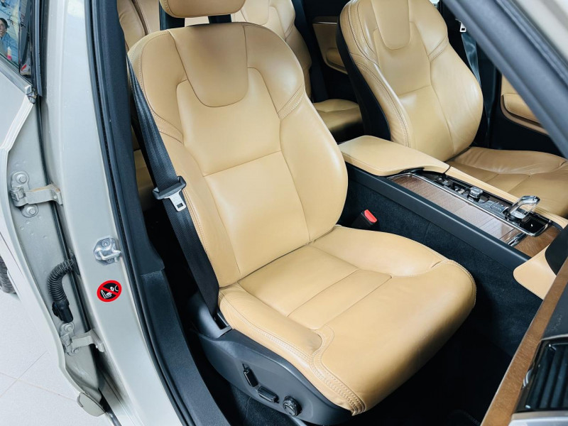 Photo 23 de l'offre de VOLVO XC90  T8 Twin Engine AWD 320 + 87 Inscription Geartronic 7pl à 32990€ chez Occasions Champenoises