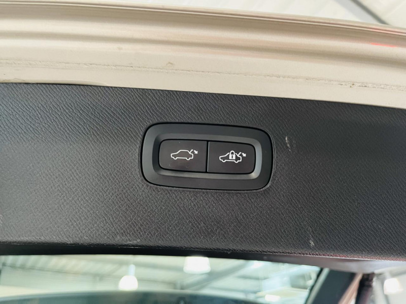 Photo 19 de l'offre de VOLVO XC90  T8 Twin Engine AWD 320 + 87 Inscription Geartronic 7pl à 32990€ chez Occasions Champenoises