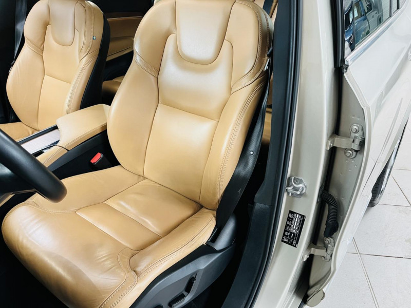 Photo 11 de l'offre de VOLVO XC90  T8 Twin Engine AWD 320 + 87 Inscription Geartronic 7pl à 32990€ chez Occasions Champenoises
