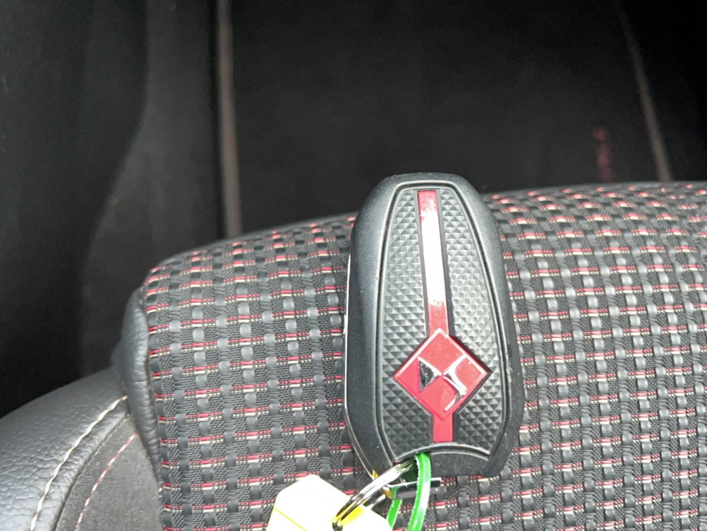 Acheter Ds Ds3 DS3 Crossback BlueHDi 130 EAT8 Performance Line 5p occasion dans les concessions du Groupe Faurie