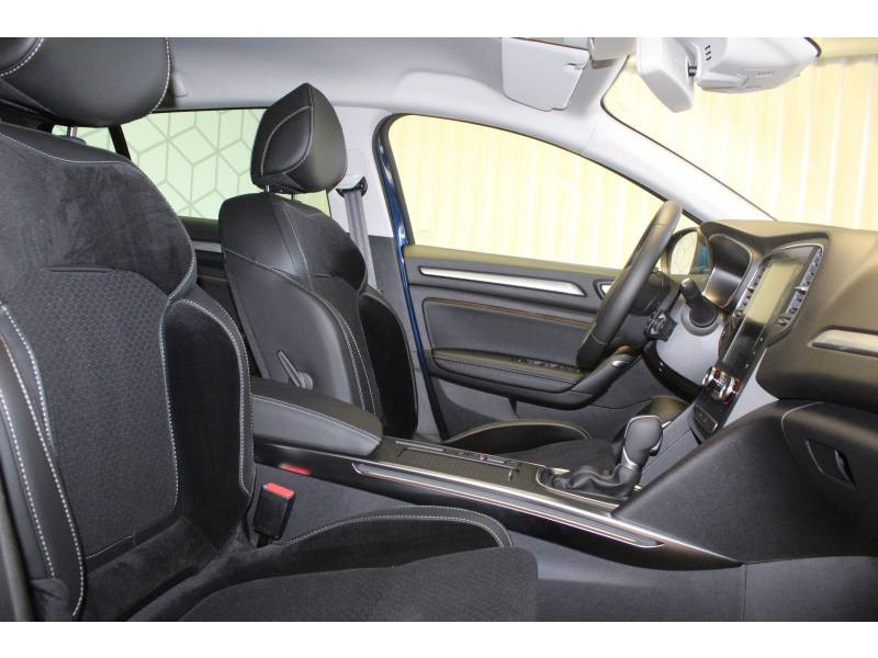 Photo 7 de l'offre de RENAULT Mégane IV ESTATE TCe 160 EDC FAP Intens à 21990€ chez Francepronet Car Center