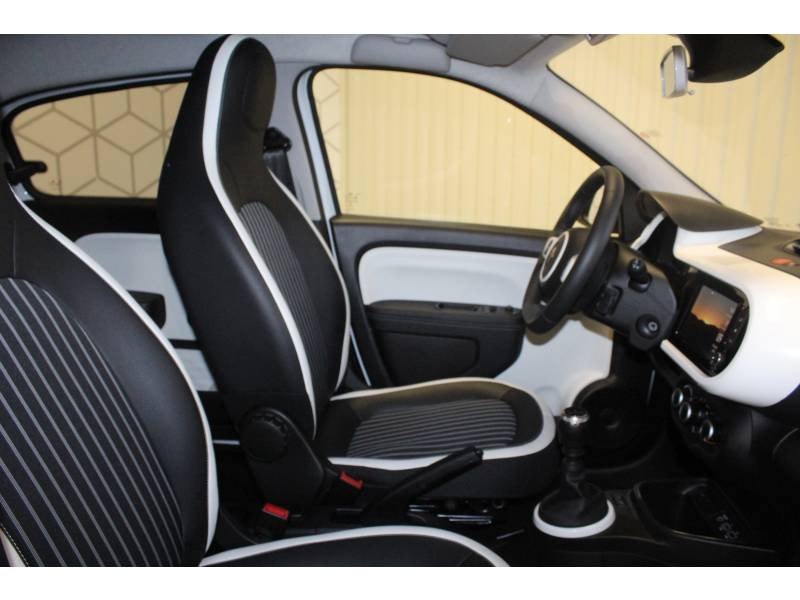 Photo 12 de l'offre de RENAULT Twingo III TCe 95 Intens à 10990€ chez Francepronet Car Center