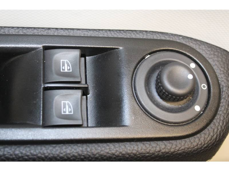 Photo 10 de l'offre de RENAULT Twingo III TCe 95 Intens à 10990€ chez Francepronet Car Center