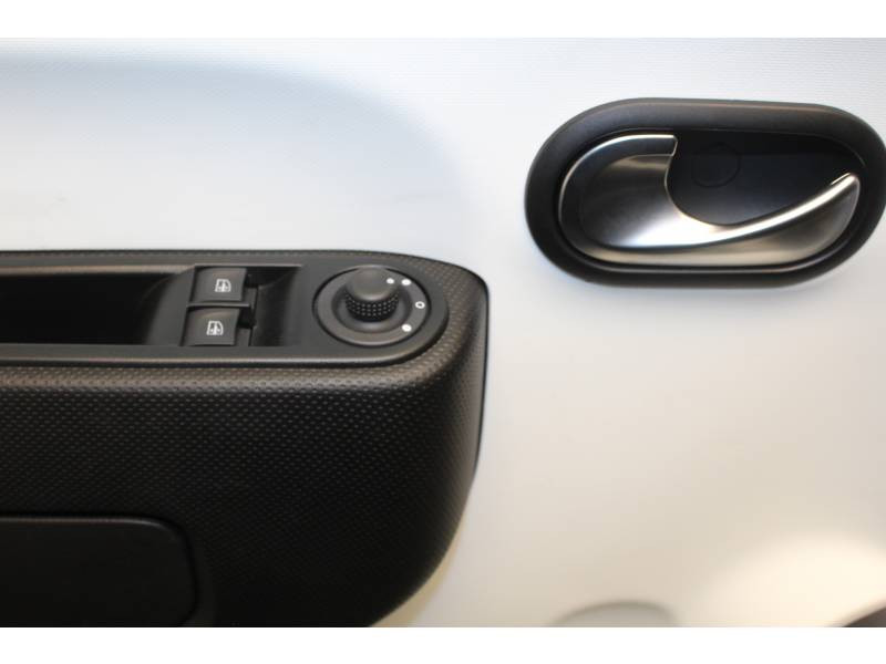 Photo 11 de l'offre de RENAULT Twingo III SCe 75 - 20 Zen à 9990€ chez Francepronet Car Center