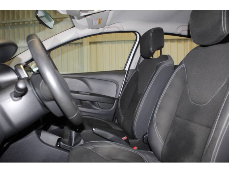 Photo 7 de l'offre de RENAULT Clio IV BUSINESS dCi 75 Energy à 10490€ chez Francepronet Car Center