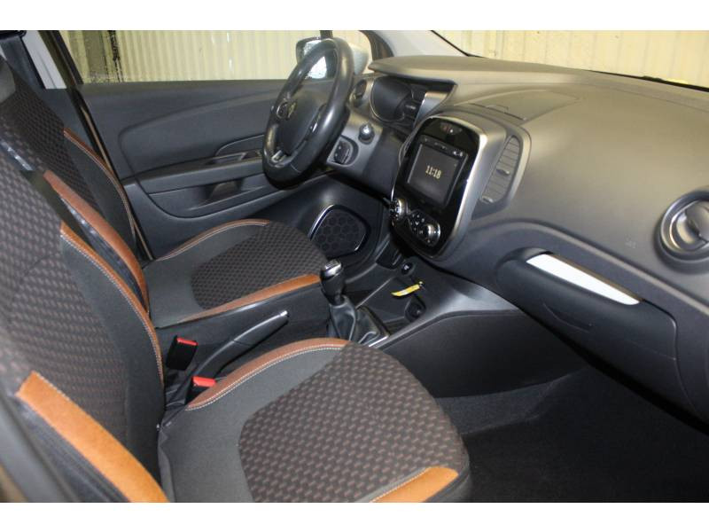 Photo 12 de l'offre de RENAULT Captur dCi 90 Energy Intens à 13990€ chez Francepronet Car Center