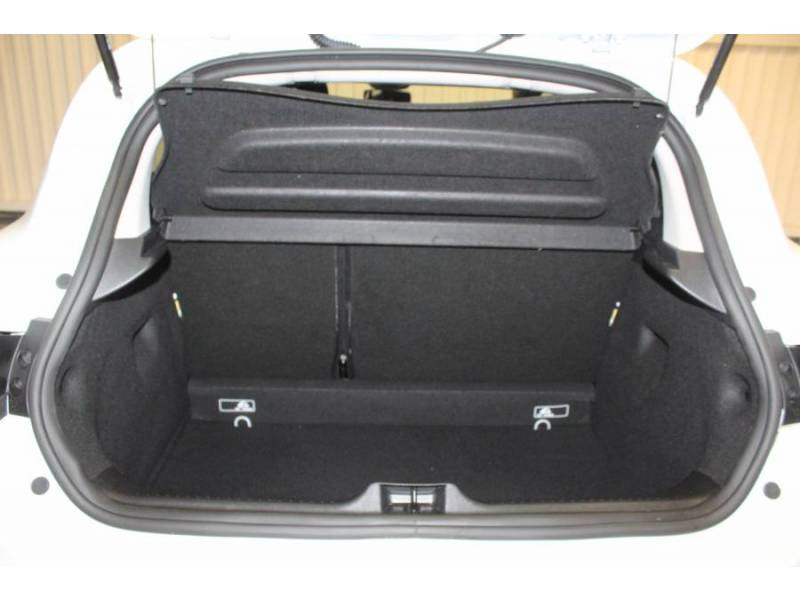 Photo 11 de l'offre de RENAULT Clio IV dCi 75 Energy Zen à 9990€ chez Francepronet Car Center