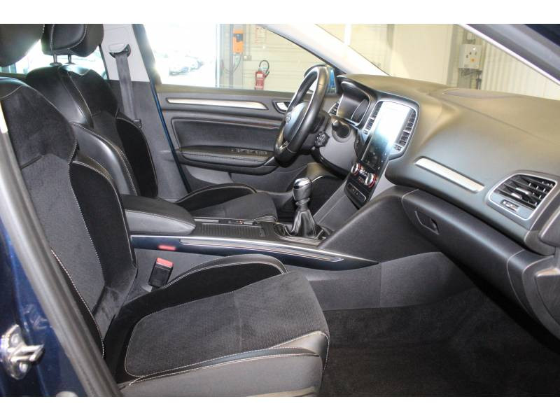 Photo 12 de l'offre de RENAULT Mégane IV ESTATE dCi 110 Energy Intens à 14490€ chez Francepronet Car Center