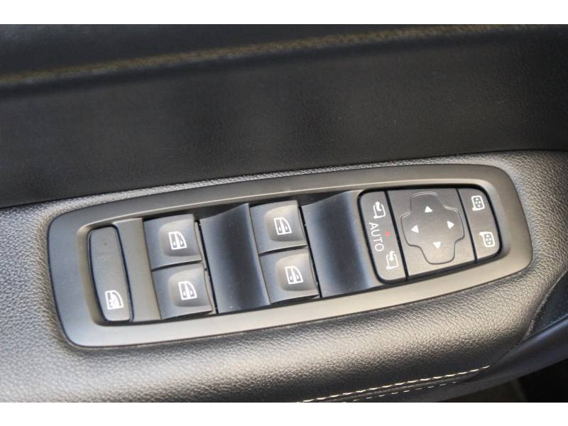 Photo 9 de l'offre de RENAULT Mégane IV ESTATE dCi 110 Energy Intens à 14490€ chez Francepronet Car Center