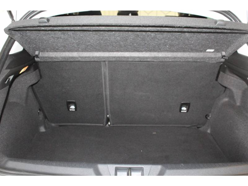 Photo 10 de l'offre de RENAULT Mégane IV BERLINE TCe 160 Energy EDC Intens à 19490€ chez Francepronet Car Center