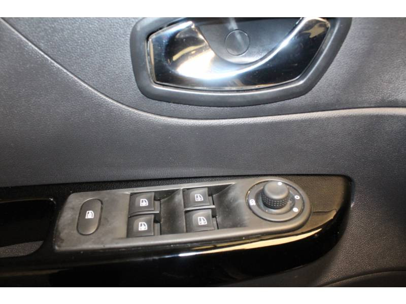 Photo 10 de l'offre de RENAULT Captur dCi 90 Energy eco² Intens à 12990€ chez Francepronet Car Center
