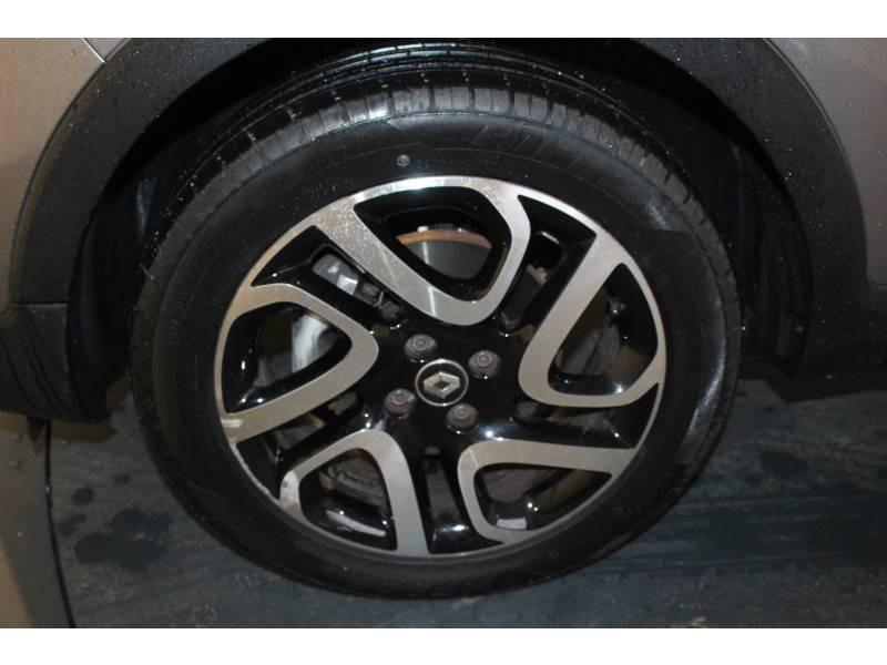 Photo 6 de l'offre de RENAULT Captur dCi 90 Energy eco² Intens à 12990€ chez Francepronet Car Center