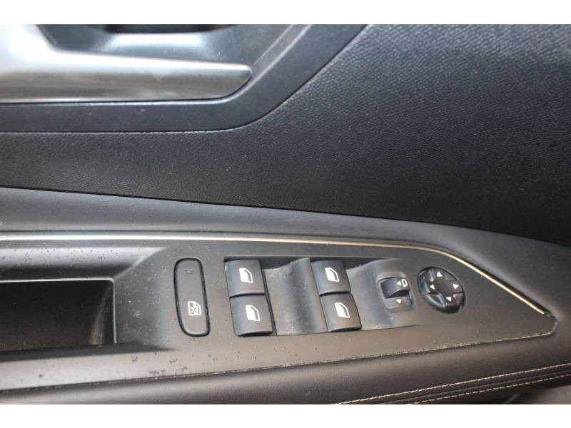 Photo 10 de l'offre de PEUGEOT 3008 1.2 Puretech 130ch S&S BVM6 Allure à 21990€ chez Francepronet Car Center