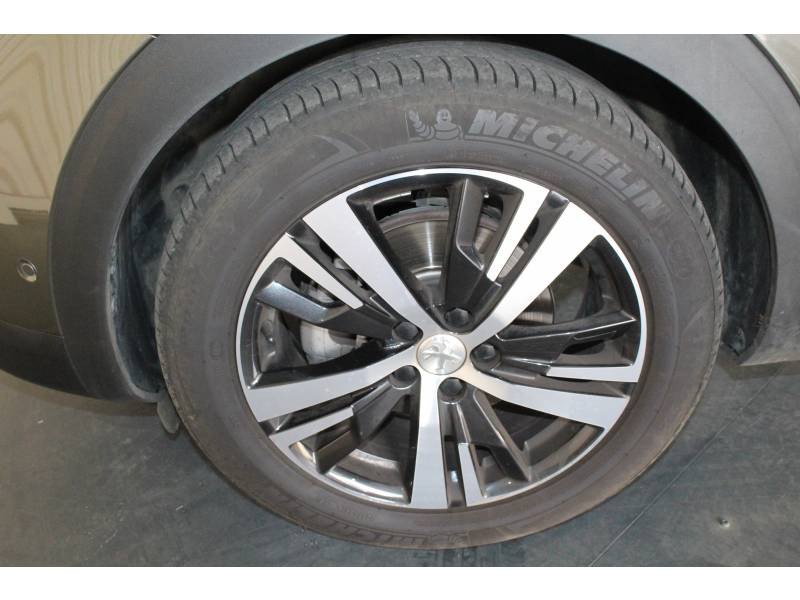 Photo 6 de l'offre de PEUGEOT 3008 1.2 Puretech 130ch S&S BVM6 Allure à 21990€ chez Francepronet Car Center