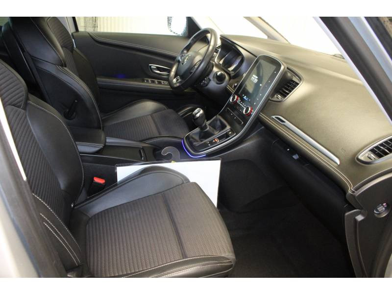 Photo 11 de l'offre de RENAULT Scénic IV dCi 110 Energy Intens à 15990€ chez Francepronet Car Center