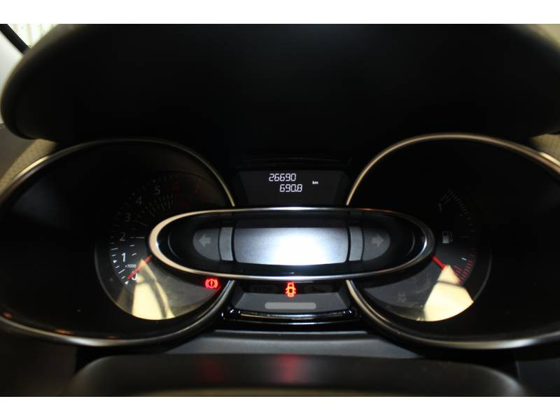 Photo 12 de l'offre de RENAULT Clio IV 1.2 16V 75 Limited à 9990€ chez Francepronet Car Center