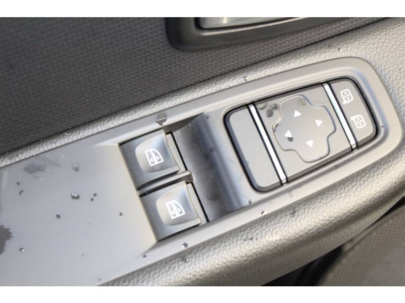 Photo 10 de l'offre de RENAULT Clio IV BUSINESS dCi 75 Energy à 10990€ chez Francepronet Car Center