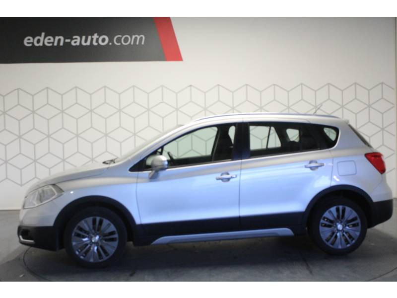 Photo 3 de l'offre de SUZUKI SX4 S-Cross 1.6L DDiS Privilège à 12390€ chez Francepronet Car Center