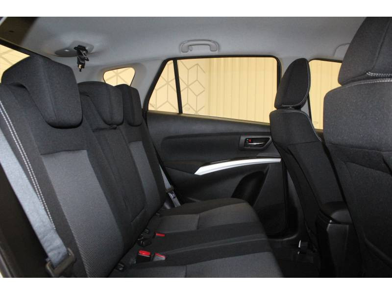 Photo 9 de l'offre de SUZUKI SX4 S-Cross 1.6L DDiS Privilège à 12390€ chez Francepronet Car Center