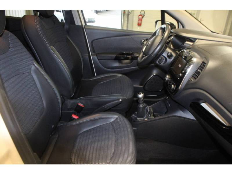 Photo 12 de l'offre de RENAULT Captur dCi 110 Energy Intens à 13990€ chez Francepronet Car Center
