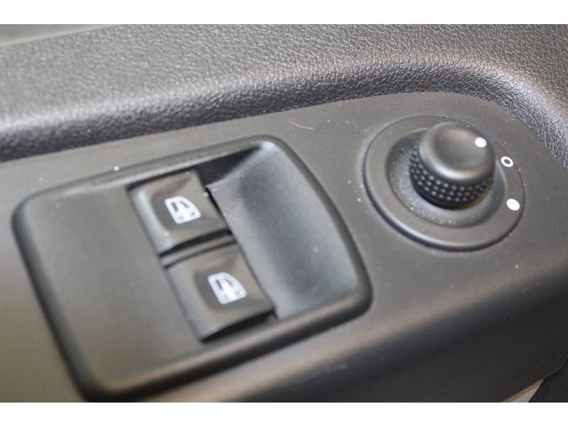 Photo 9 de l'offre de RENAULT Trafic fg FOURGON FGN L1H2 1200 KG DCI 125 ENERGY E6 GRAND CONFORT à 15490€ chez Francepronet Car Center