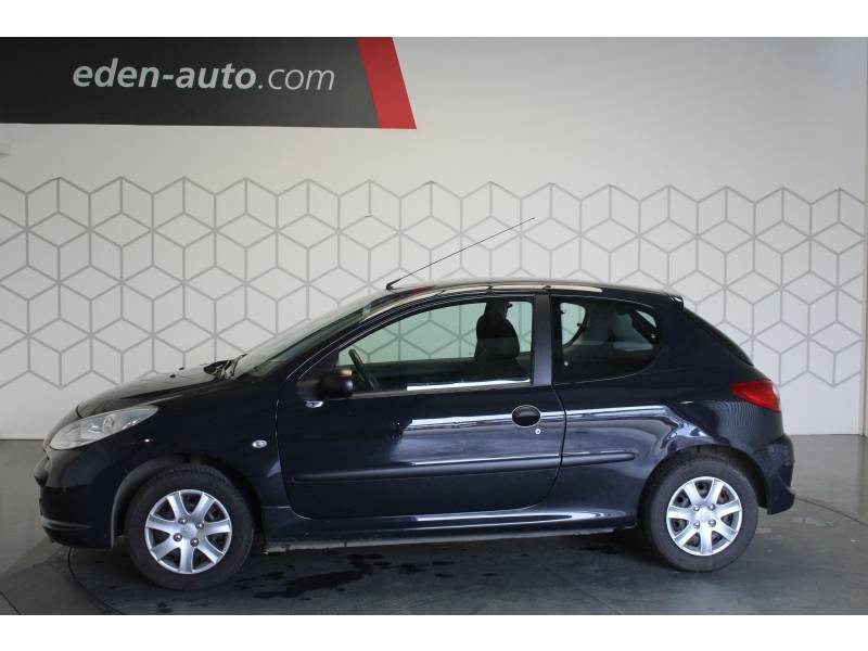 Photo 3 de l'offre de PEUGEOT 206+ 1.1e 60ch Urban à 5990€ chez Francepronet Car Center