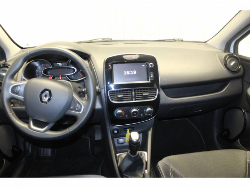 Photo 8 de l'offre de RENAULT Clio IV TCe 90 E6C Zen à 10490€ chez Francepronet Car Center