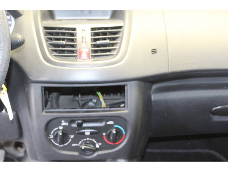 Photo 11 de l'offre de PEUGEOT 206+ 1.1e 60ch Urban à 5990€ chez Francepronet Car Center