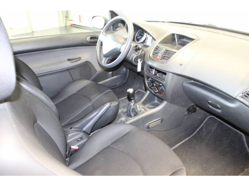 Photo 13 de l'offre de PEUGEOT 206+ 1.1e 60ch Urban à 5990€ chez Francepronet Car Center