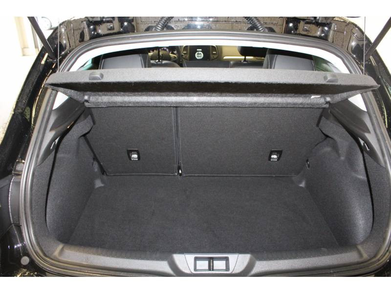 Photo 10 de l'offre de RENAULT Mégane IV BERLINE TCe 140 EDC FAP Intens à 19990€ chez Francepronet Car Center