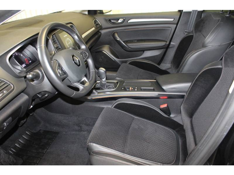 Photo 7 de l'offre de RENAULT Mégane IV BERLINE TCe 140 EDC FAP Intens à 19990€ chez Francepronet Car Center