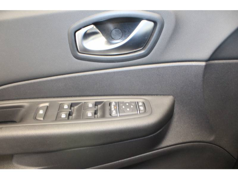 Photo 13 de l'offre de RENAULT Captur dCi 110 Energy Intens à 16990€ chez Francepronet Car Center