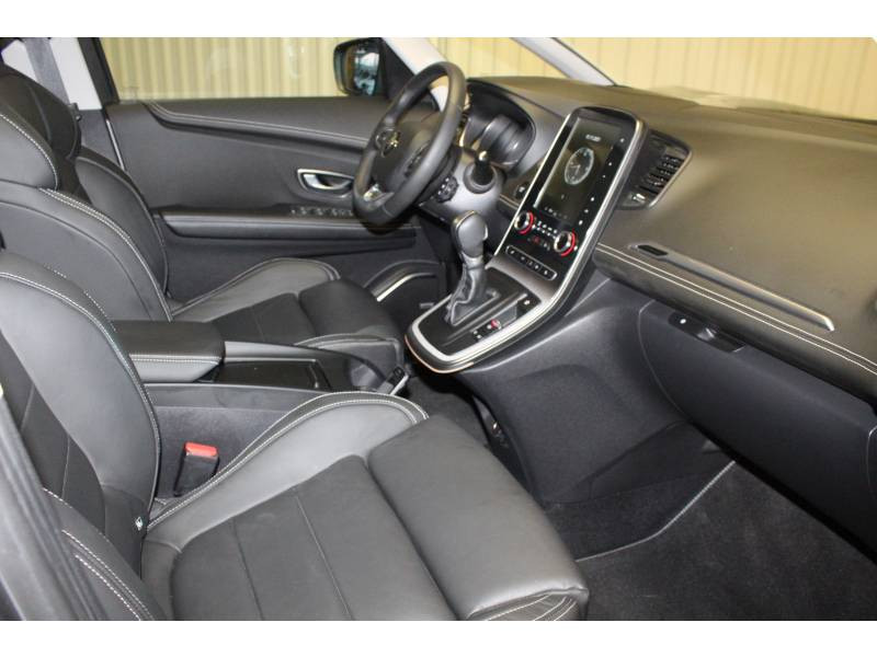 Photo 11 de l'offre de RENAULT Grand Scénic IV TCe 160 FAP EDC Initiale Paris à 25990€ chez Francepronet Car Center