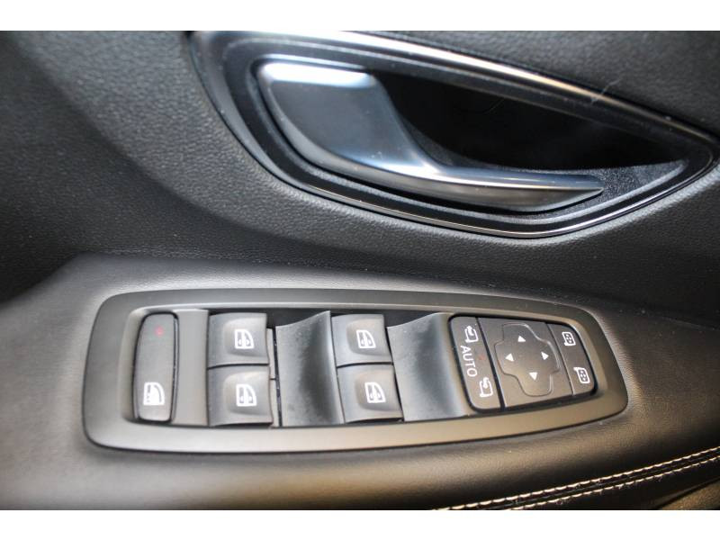 Photo 10 de l'offre de RENAULT Grand Scénic IV TCe 160 FAP EDC Initiale Paris à 25990€ chez Francepronet Car Center