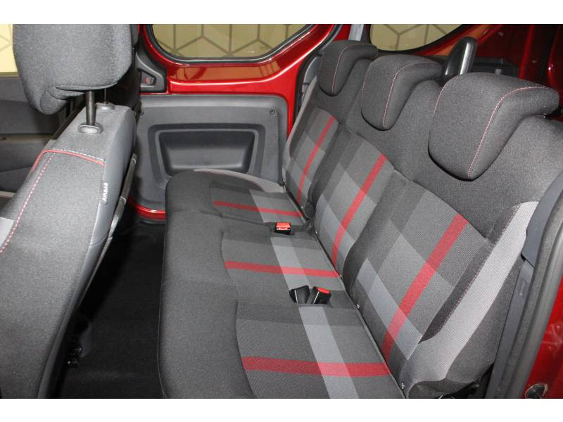 Photo 9 de l'offre de DACIA Dokker Blue dCi 95 SL Techroad à 15990€ chez Francepronet Car Center