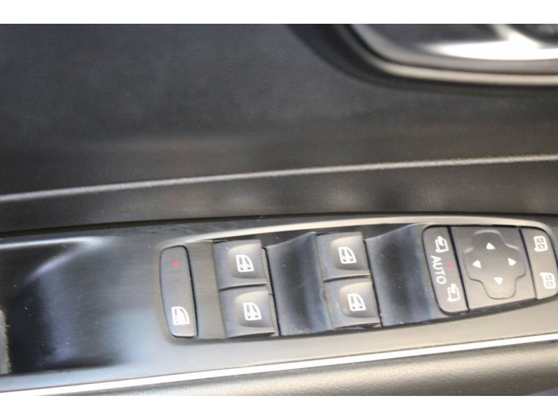 Photo 10 de l'offre de RENAULT Talisman Estate dCi 110 Energy ECO2 Zen EDC à 15990€ chez Francepronet Car Center