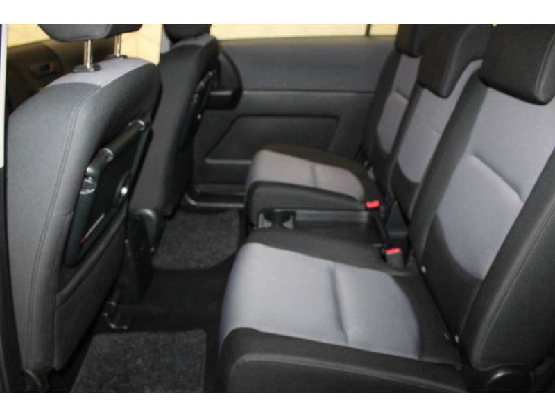 Photo 9 de l'offre de MAZDA 5 2.0 CD-MZR 110 7pl Harmonie à 6990€ chez Francepronet Car Center