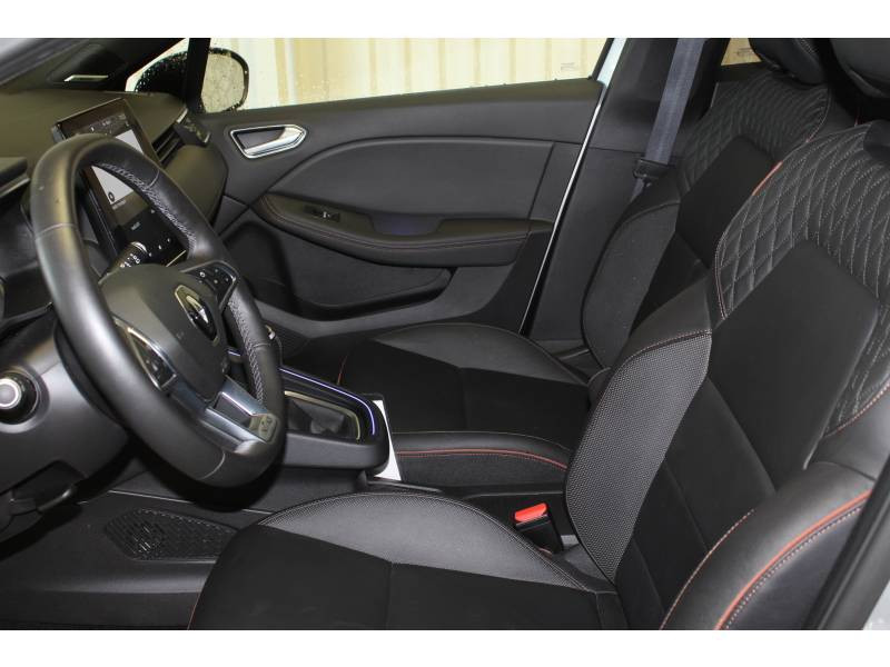 Photo 7 de l'offre de RENAULT Clio V Blue dCi 115 Initiale Paris à 21490€ chez Francepronet Car Center