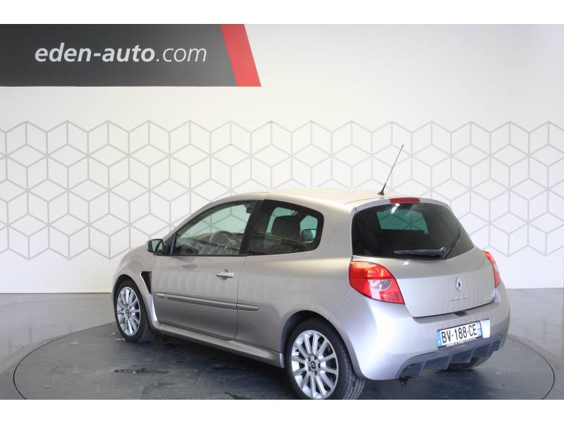 Photo 9 de l'offre de RENAULT Clio III 2.0 16V 200 Renault Sport à 9990€ chez Francepronet Car Center