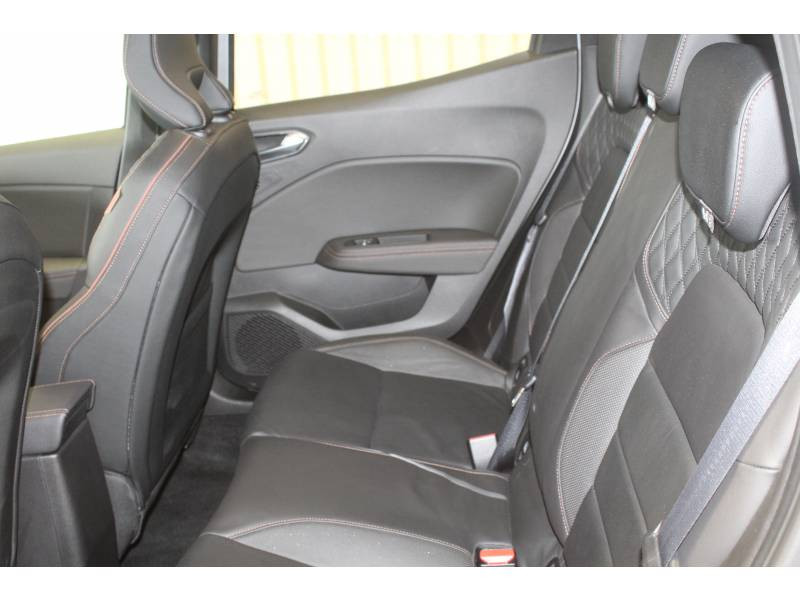 Photo 9 de l'offre de RENAULT Clio V Blue dCi 115 Initiale Paris à 21490€ chez Francepronet Car Center