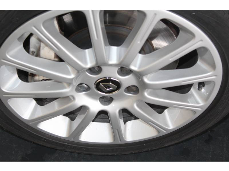 Photo 6 de l'offre de RENAULT Clio III 2.0 16V 200 Renault Sport à 9990€ chez Francepronet Car Center