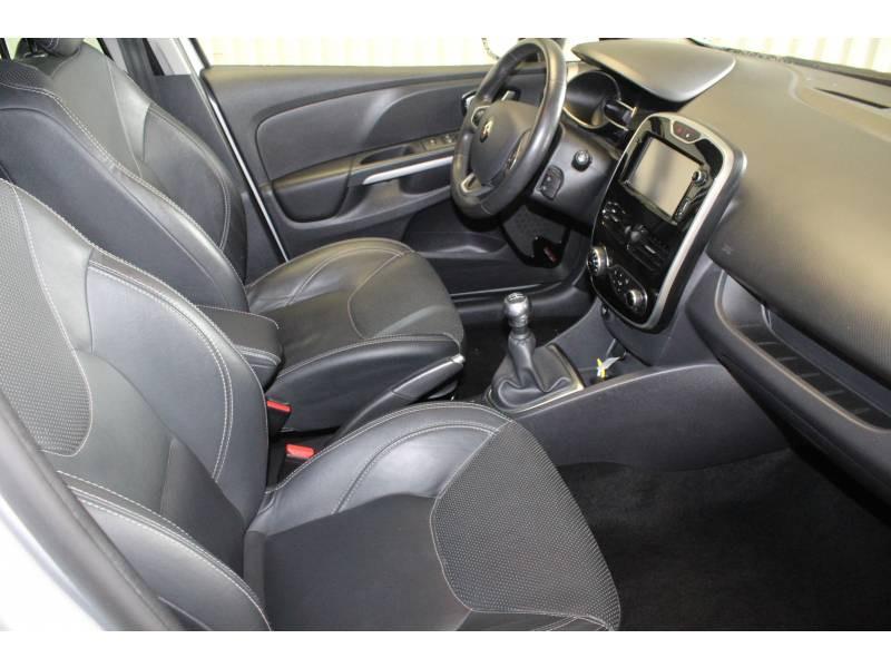 Photo 11 de l'offre de RENAULT Clio IV ESTATE dCi 90 Energy SL Iconic à 10490€ chez Francepronet Car Center