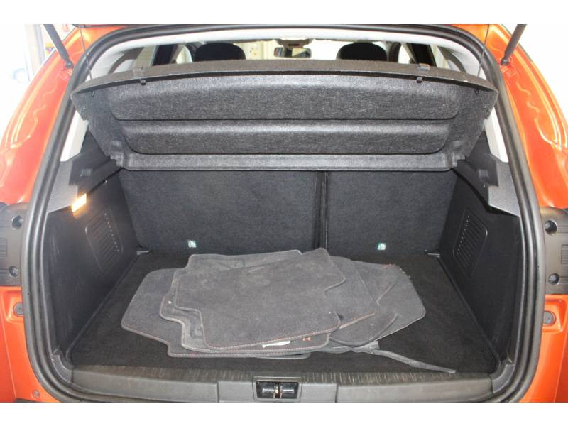 Photo 13 de l'offre de RENAULT Captur dCi 90 Energy eco² Intens à 13990€ chez Francepronet Car Center