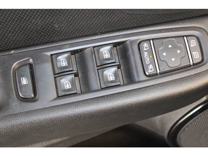 Photo 9 de l'offre de RENAULT Clio IV TCe 90 E6C Intens à 12490€ chez Francepronet Car Center