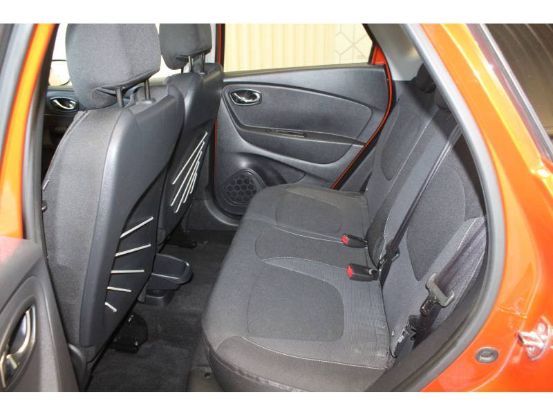 Photo 9 de l'offre de RENAULT Captur dCi 90 Energy eco² Intens à 13990€ chez Francepronet Car Center