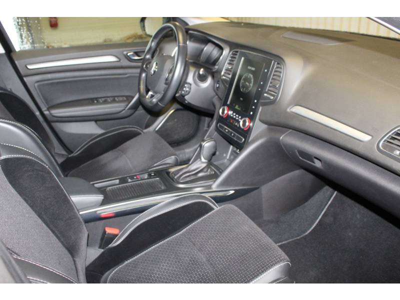 Photo 12 de l'offre de RENAULT Mégane IV BERLINE dCi 110 Energy EDC Intens à 15490€ chez Francepronet Car Center