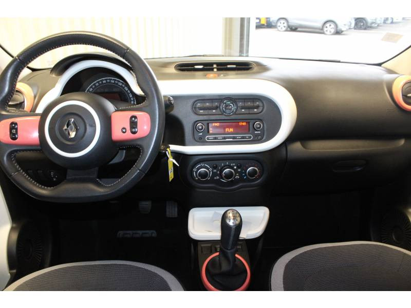 Photo 8 de l'offre de RENAULT Twingo III 1.0 SCe 70 BC Hipanema à 8490€ chez Francepronet Car Center