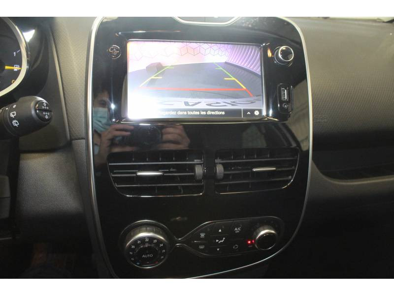 Photo 14 de l'offre de RENAULT Clio IV ESTATE dCi 90 Energy SL Iconic à 10490€ chez Francepronet Car Center
