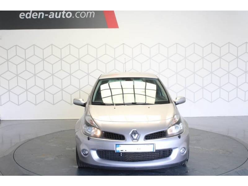 Photo 2 de l'offre de RENAULT Clio III 2.0 16V 200 Renault Sport à 9990€ chez Francepronet Car Center